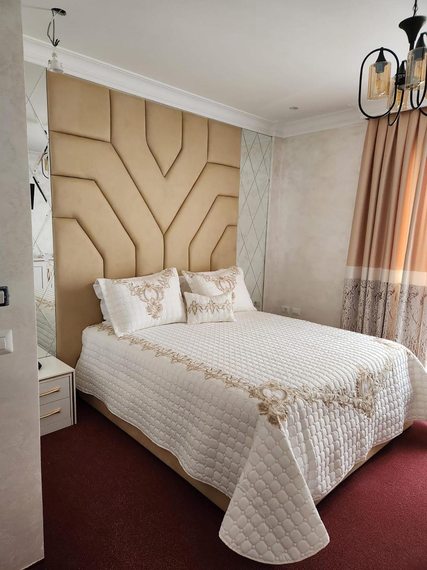 Hotel Eiffel Yrshek Luaran gambar