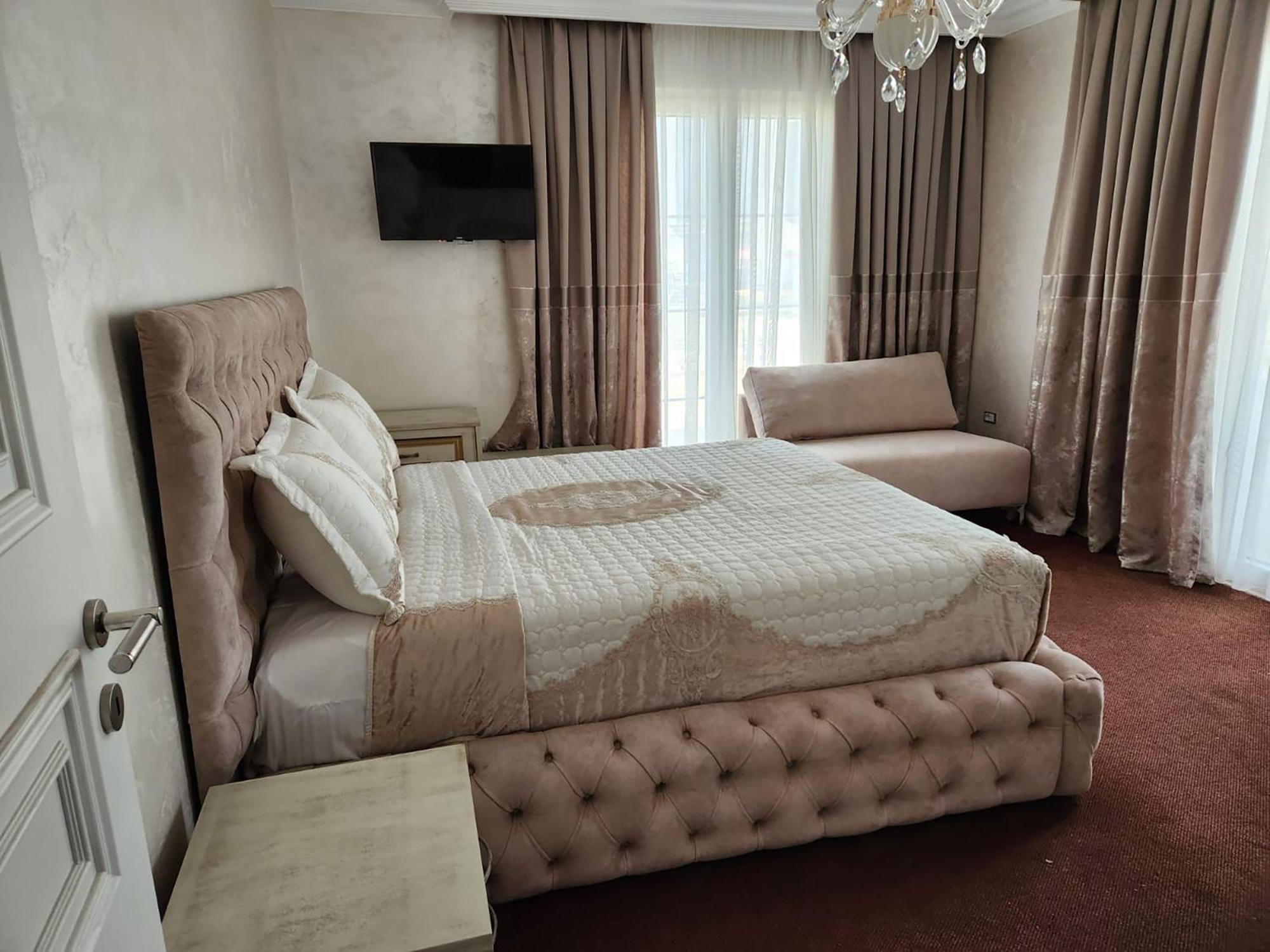 Hotel Eiffel Yrshek Luaran gambar