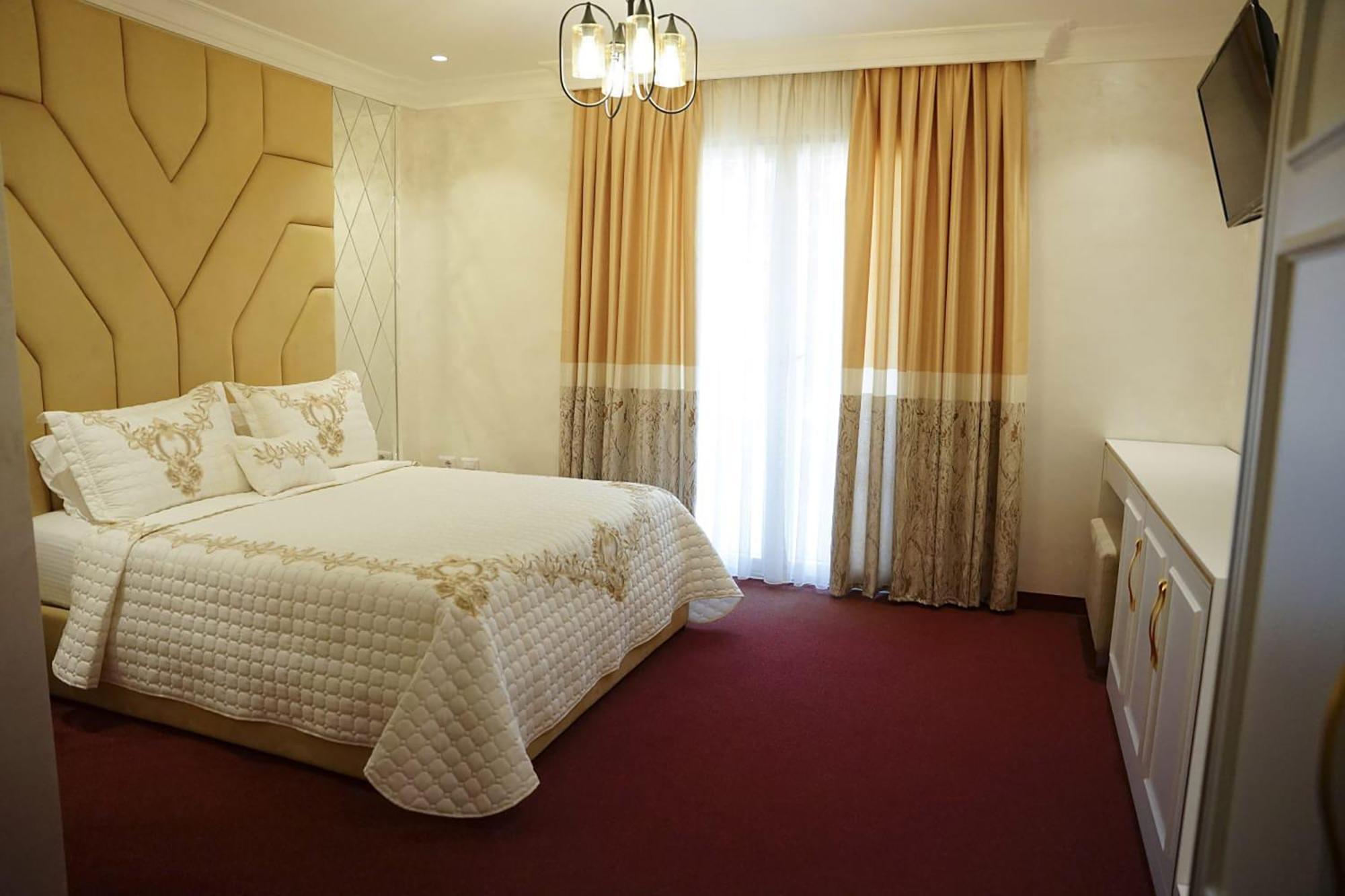 Hotel Eiffel Yrshek Luaran gambar