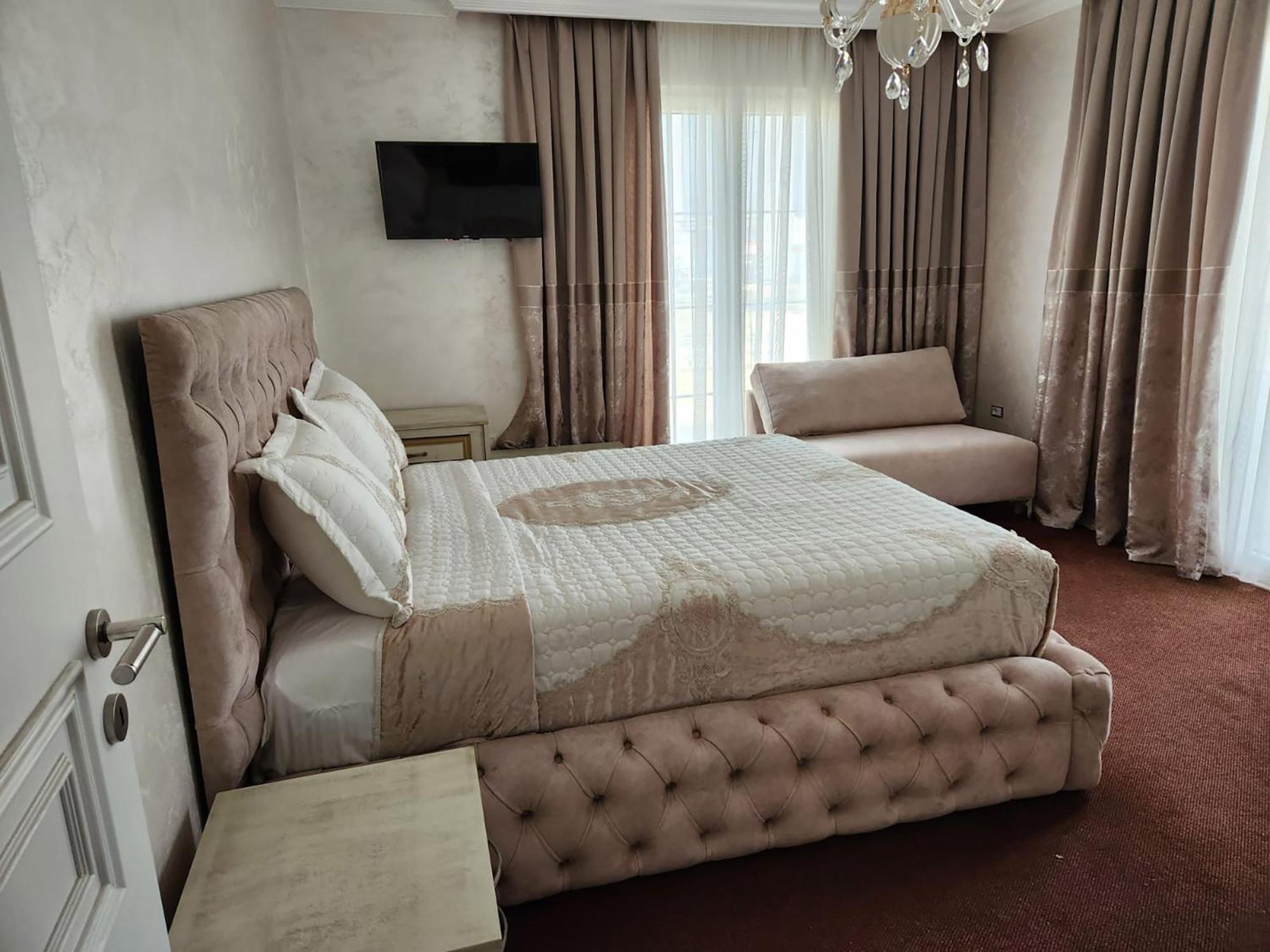 Hotel Eiffel Yrshek Luaran gambar