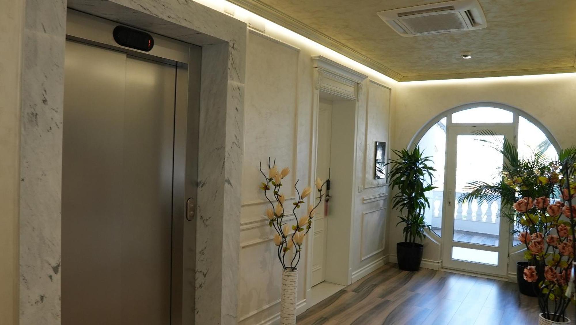 Hotel Eiffel Yrshek Luaran gambar