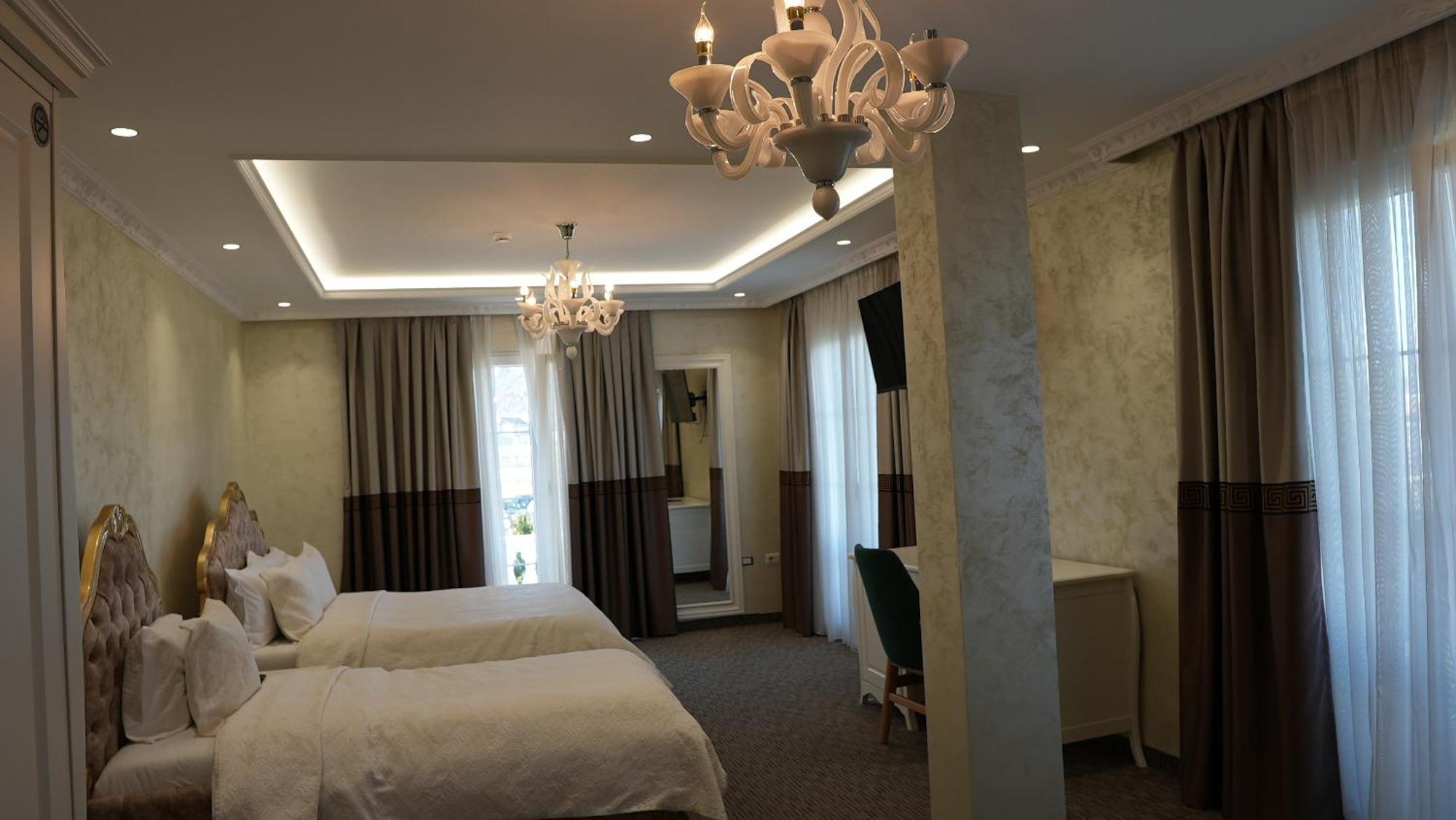 Hotel Eiffel Yrshek Luaran gambar