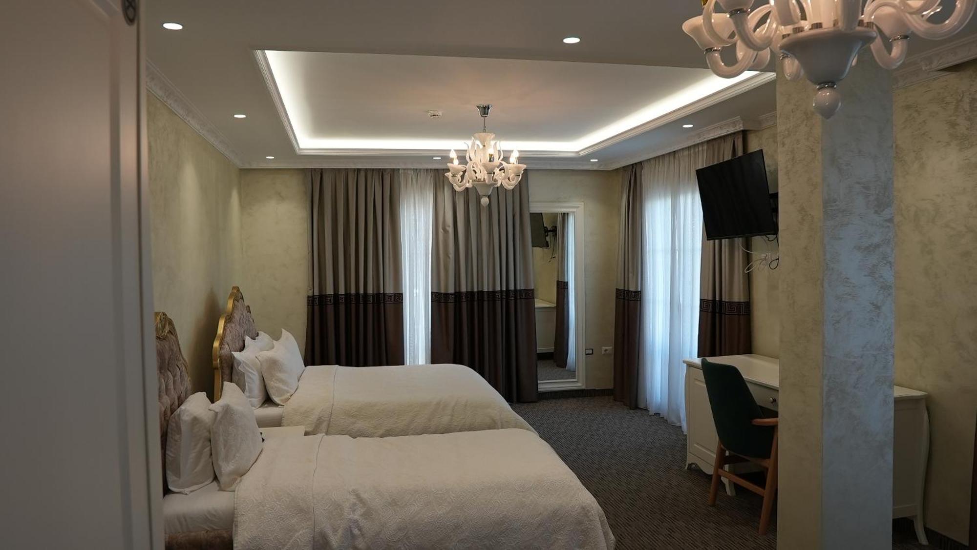 Hotel Eiffel Yrshek Luaran gambar
