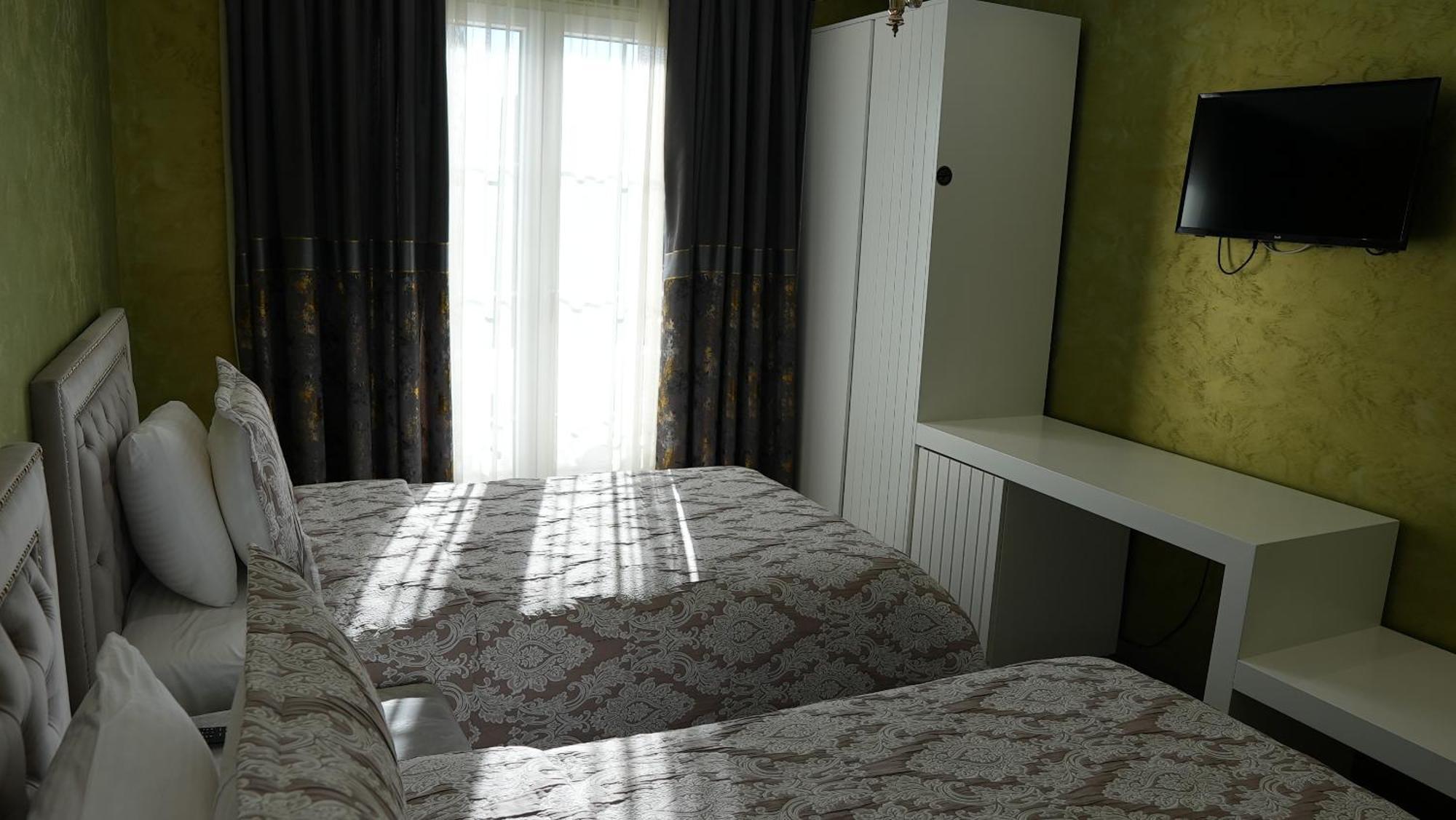 Hotel Eiffel Yrshek Luaran gambar
