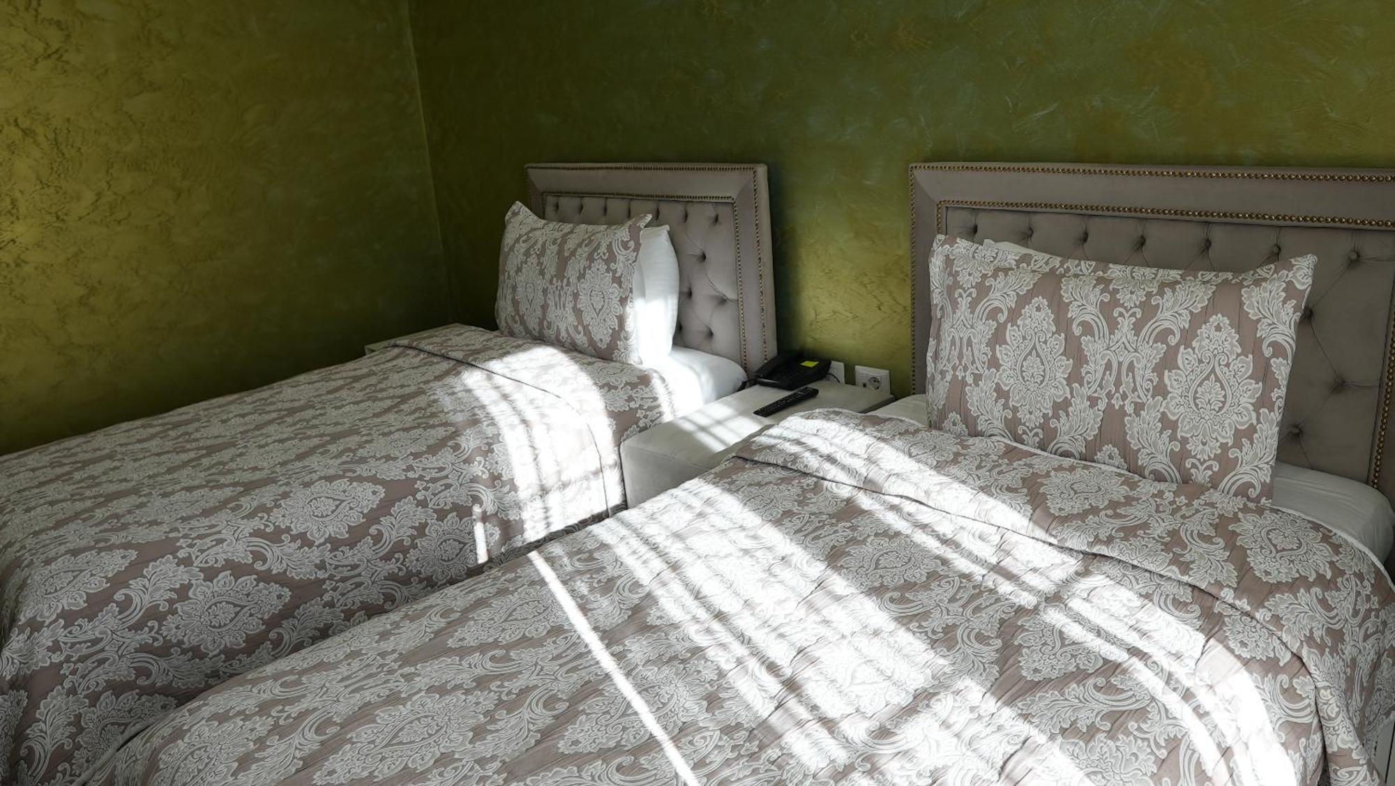 Hotel Eiffel Yrshek Luaran gambar