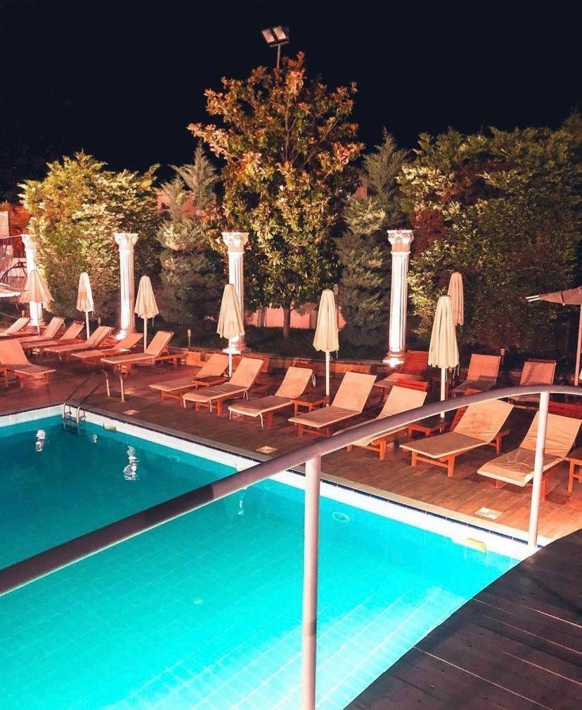 Hotel Eiffel Yrshek Luaran gambar