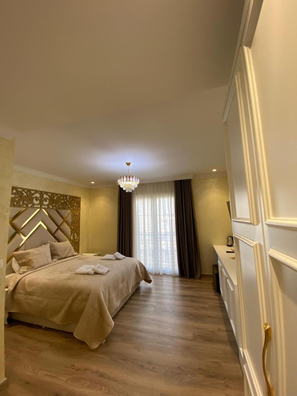Hotel Eiffel Yrshek Luaran gambar