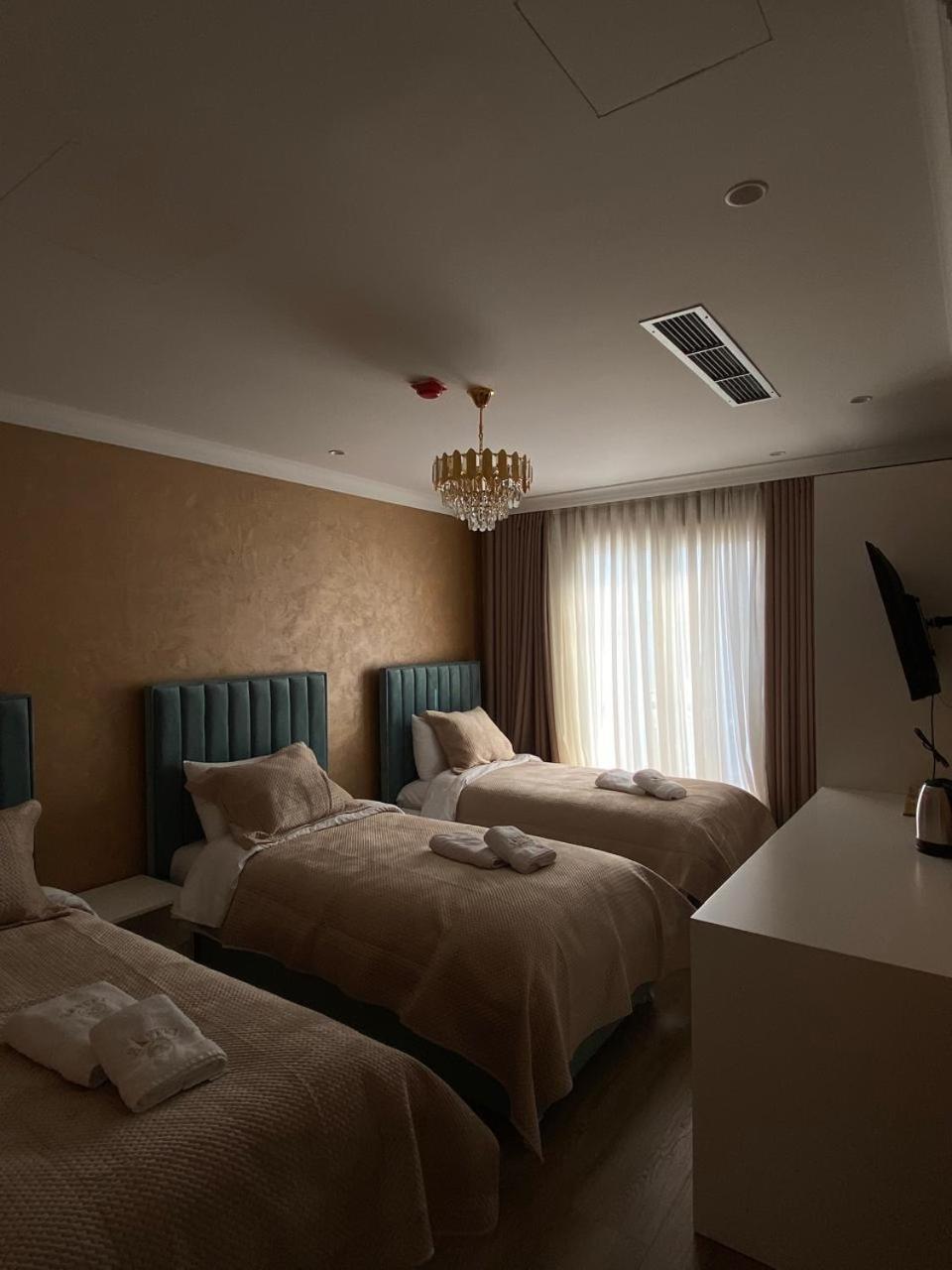 Hotel Eiffel Yrshek Luaran gambar