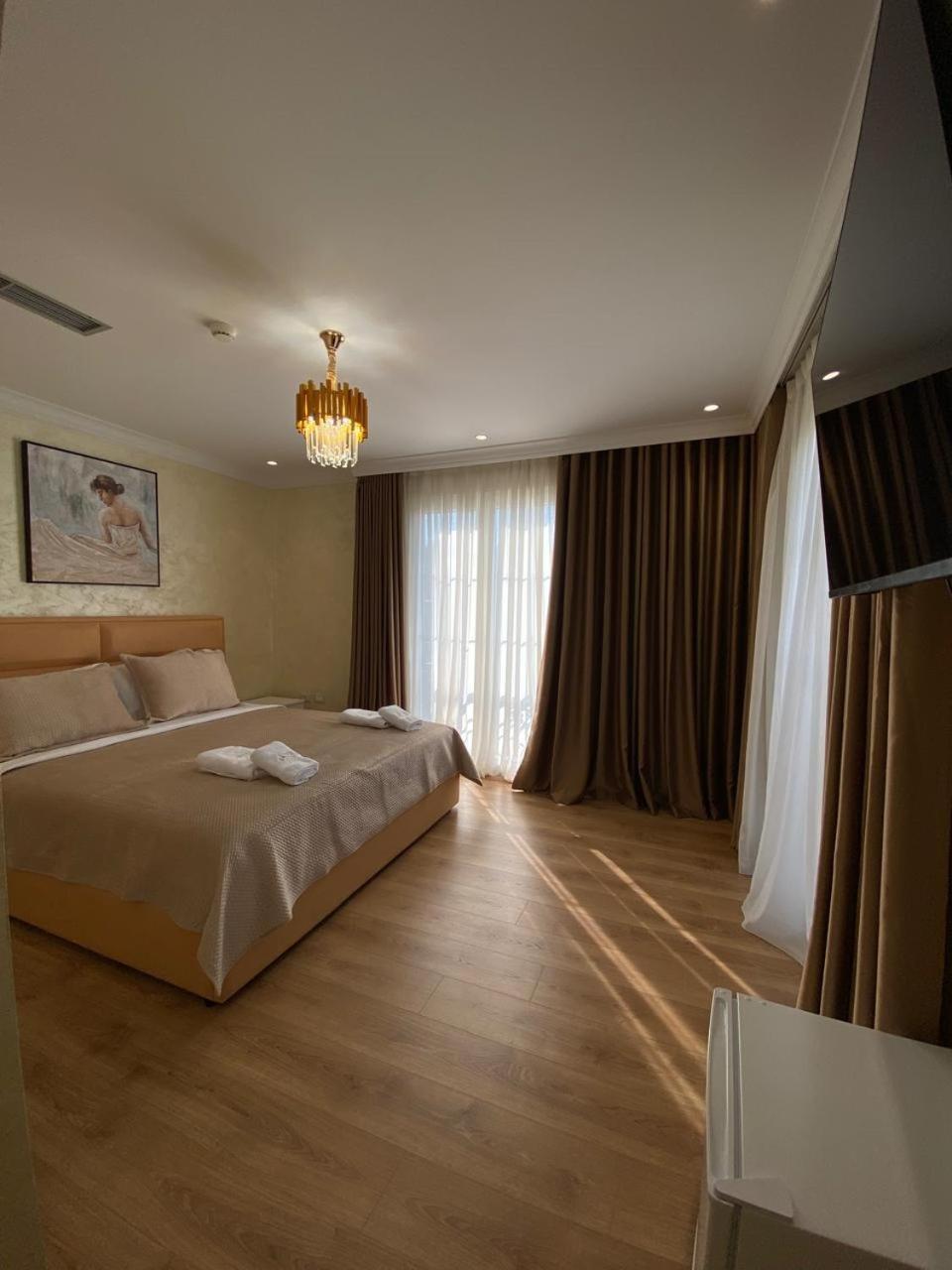 Hotel Eiffel Yrshek Luaran gambar