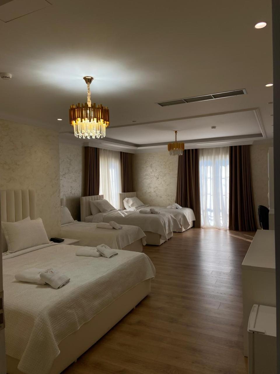 Hotel Eiffel Yrshek Luaran gambar