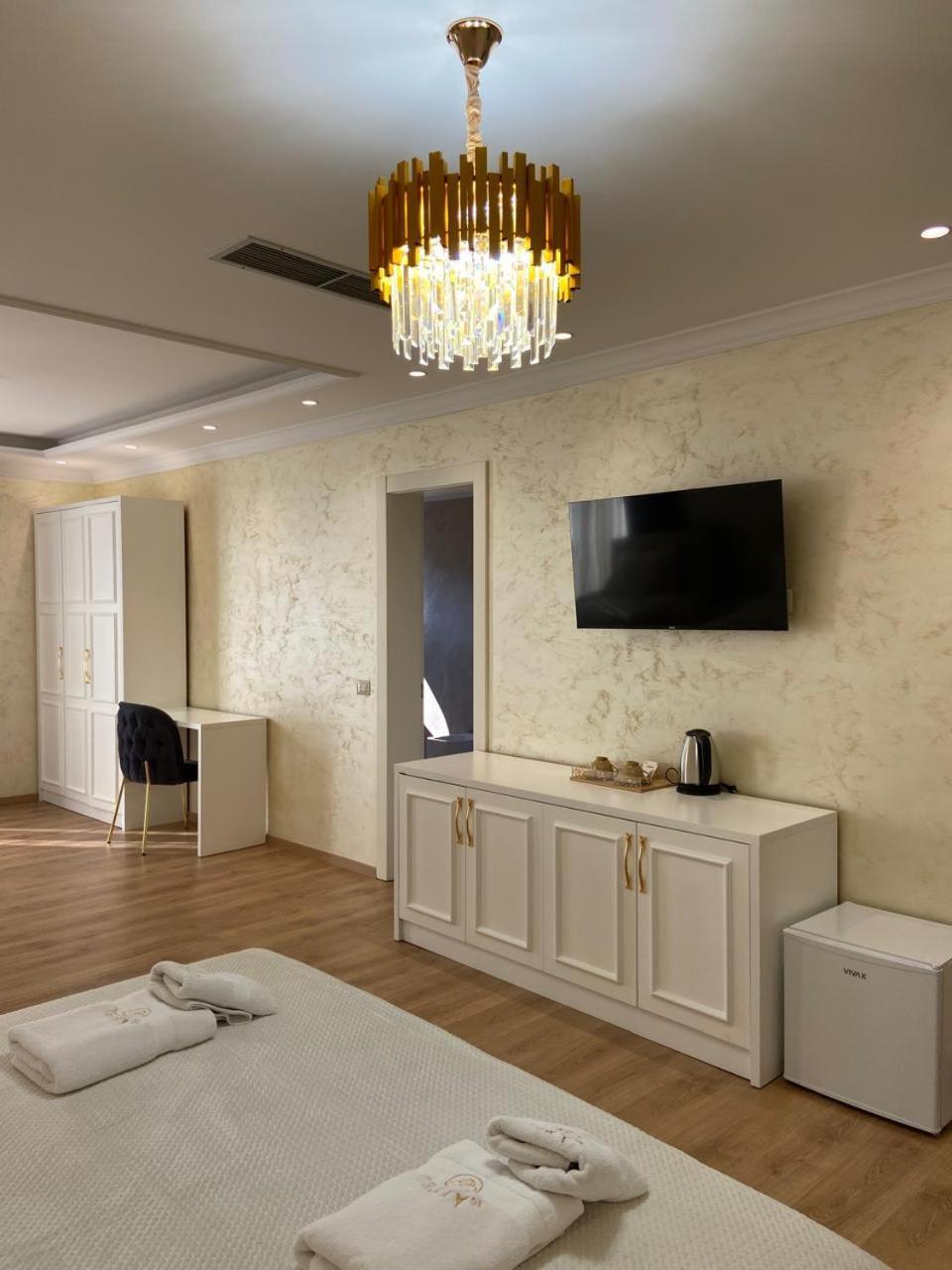 Hotel Eiffel Yrshek Luaran gambar
